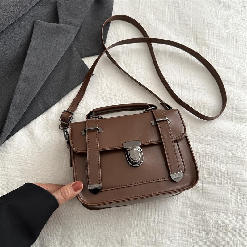 This year s popular fashion Korean version retro handbag 2025 new versatile ins shoulder messenger bag small square bag women
This year s popular fashion Korean version retro handbag 2025 new versatile ins shoulder messenger bag small square bag women