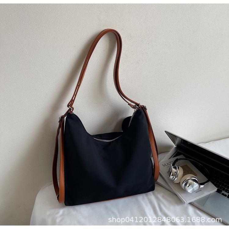 Large capacity backpack bag women s 2025 new fashion tote bag casual versatile shoulder bag tote bag чорний
Large capacity backpack bag women s 2025 new fashion tote bag casual versatile shoulder bag tote bag чорний