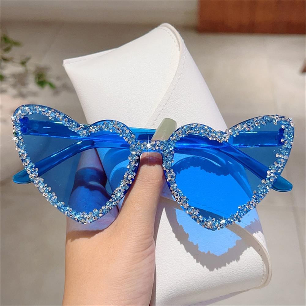 New Candy Color Eyewear Outdoor Driving Glasses Trendy Sun-Protective Heart-shaped Sunglasses Rhinestone Decoration Party Glasse
New Candy Color Eyewear Outdoor Driving Glasses Trendy Sun-Protective Heart-shaped Sunglasses Rhinestone Decoration Party Glasse