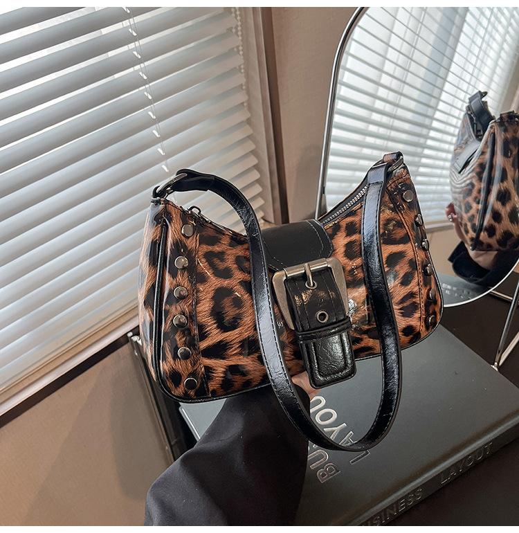 2025 весна новая европейский и американский стиль легкая роскошь леопардовый принт сумка подмышку женская модная личность Spice girl на плечо