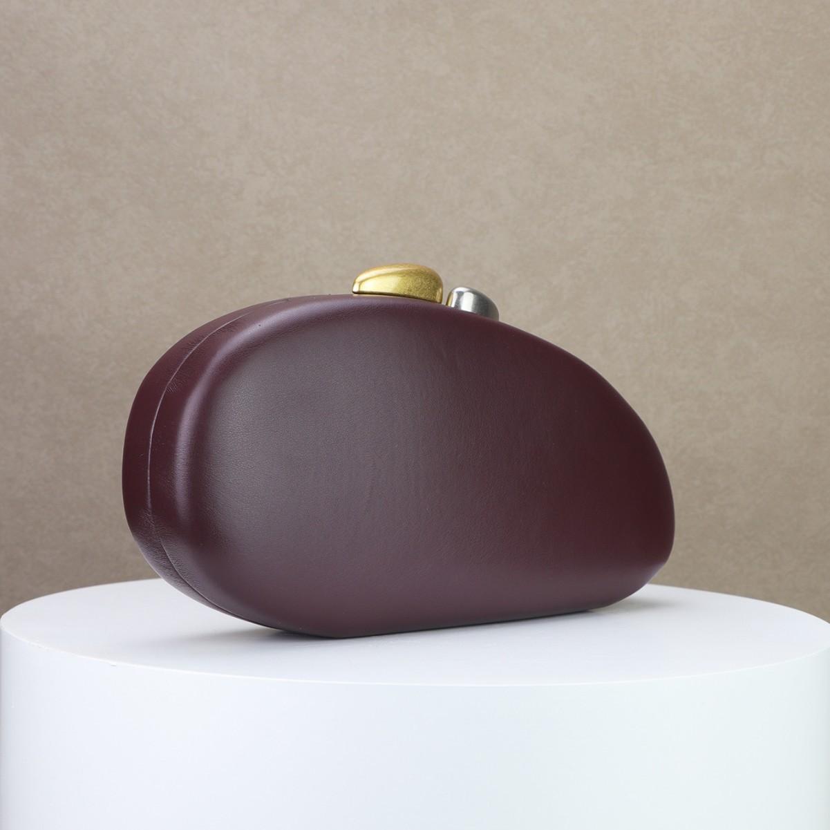2026 women s new shoulder oblique span bag DingTalk special-shaped styling bag dinner clutch bag темно-коричневого
2026 women s new shoulder oblique span bag DingTalk special-shaped styling bag dinner clutch bag темно-коричневого
