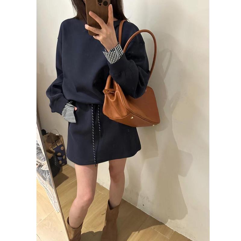 Two-Piece Plus Size Set: Long-Sleeve Sweatshirt & Short Skirt for Chubby Girls - Autumn/Winter Korean Casual Style. 2XL темно-синий
Two-Piece Plus Size Set: Long-Sleeve Sweatshirt & Short Skirt for Chubby Girls - Autumn/Winter Korean Casual Style. 2XL темно-синий