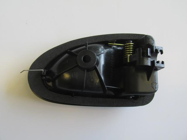 For Renault Megane 1 1998 1999 Rear Door Interior Opening Handle Left Handle Silver Gray 8200028994
For Renault Megane 1 1998 1999 Rear Door Interior Opening Handle Left Handle Silver Gray 8200028994