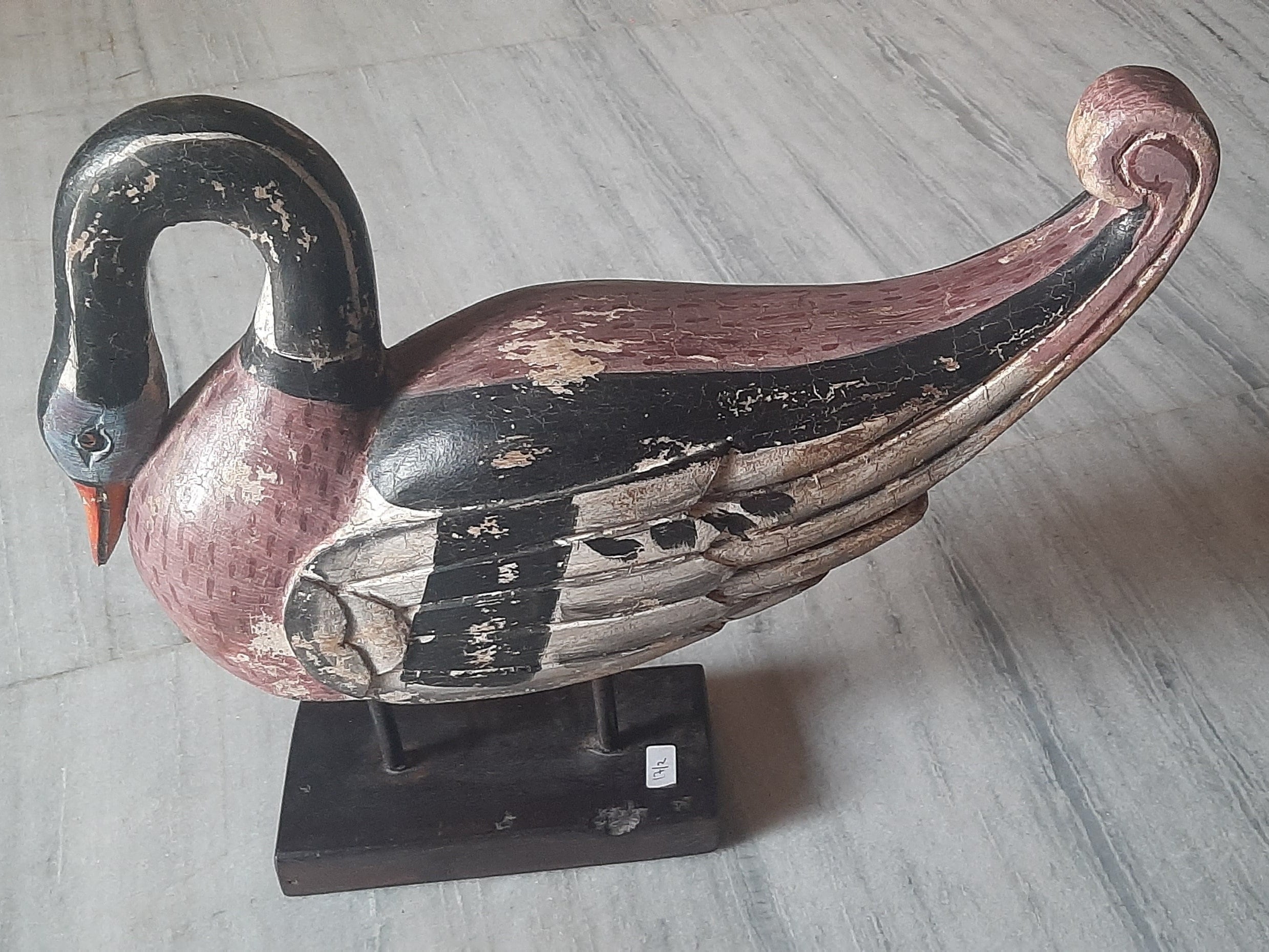 Vintage Painted Wooden Duck Statue: Rustic Indian Decor 16” X 8” X 24” (l x w x h) різнокольоровий
Vintage Painted Wooden Duck Statue: Rustic Indian Decor 16” X 8” X 24” (l x w x h) різнокольоровий