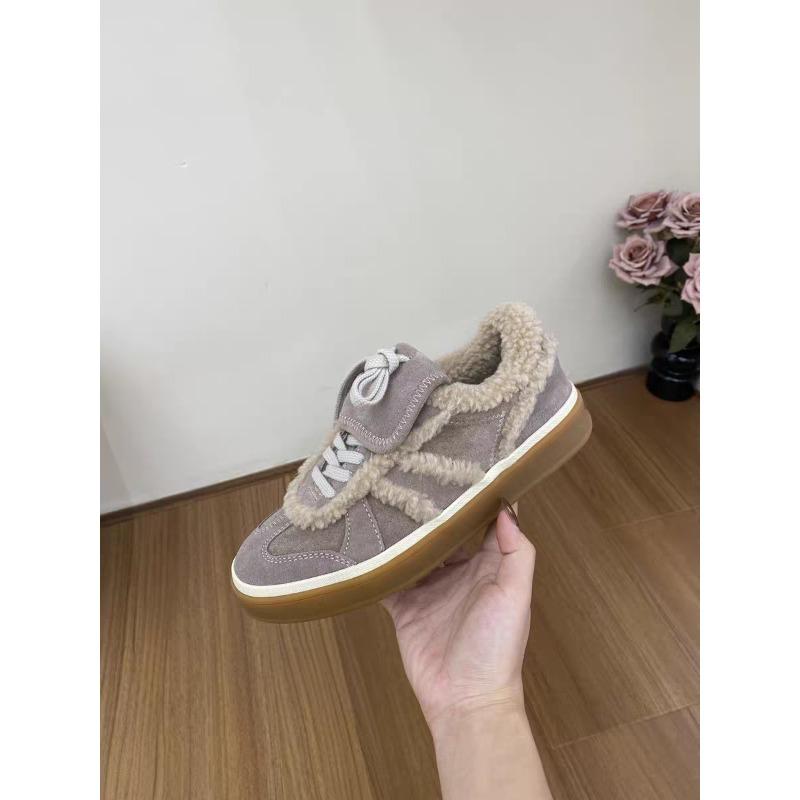 Женские большие размеры, мягкая подошва, увеличивающие рост, зимние теплые меховые, нескользящие, снежные ботинки, утепленные подкладкой ботильоны, обувь для активного отдыха и сноуборда 40 серый
Женские большие размеры, мягкая подошва, увеличивающие рост, зимние теплые меховые, нескользящие, снежные ботинки, утепленные подкладкой ботильоны, обувь для активного отдыха и сноуборда 40 серый