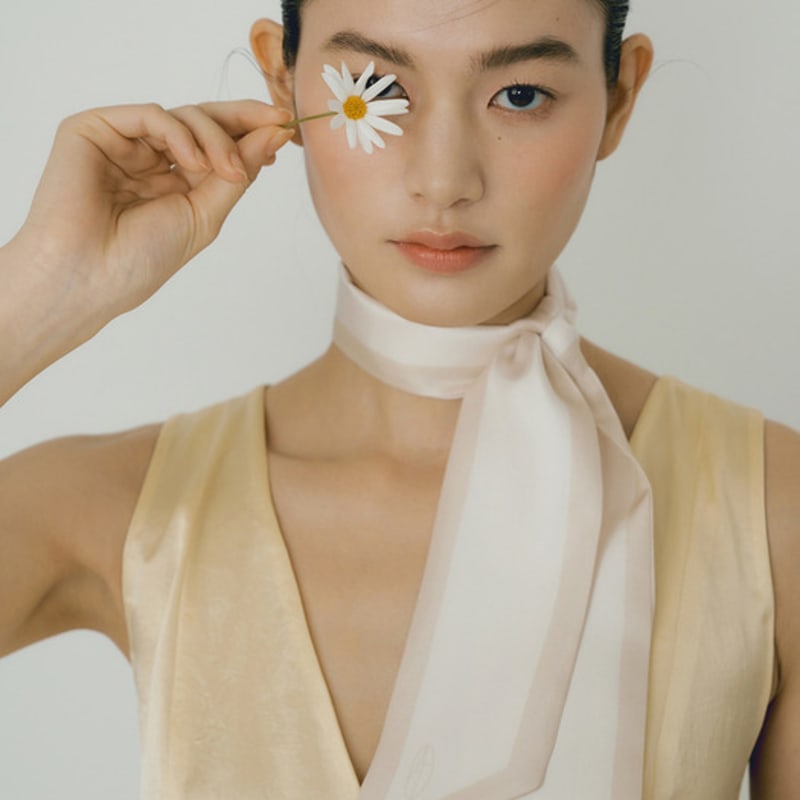 AVVINA PELLE Long Twilly Silk Scarf - Pearl White Pearl White
AVVINA PELLE Long Twilly Silk Scarf - Pearl White Pearl White