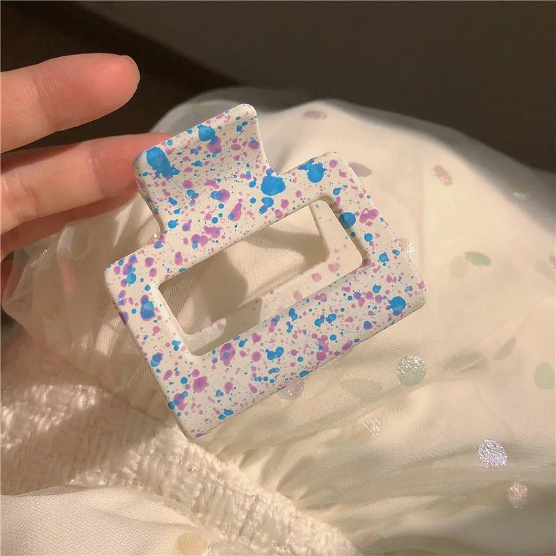 Новые корейские цветные заколки-крабы для волос для женщин, девушек, акриловые с росписью, элегантные, для хвостика, милые головные уборы, аксессуары для волос
Новые корейские цветные заколки-крабы для волос для женщин, девушек, акриловые с росписью, элегантные, для хвостика, милые головные уборы, аксессуары для волос