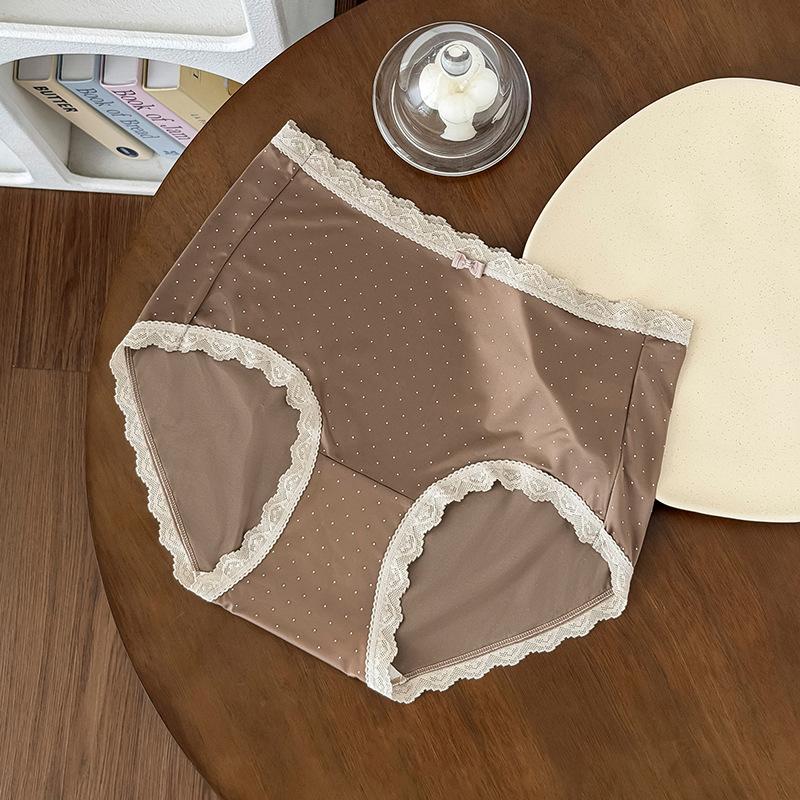 Ladies Summer Light Luxury Polka Dot Print Color Collision Silk Oil Light Ice Silk Quick Dry Antibacterial Crotch Triangle Briefs L
Ladies Summer Light Luxury Polka Dot Print Color Collision Silk Oil Light Ice Silk Quick Dry Antibacterial Crotch Triangle Briefs L