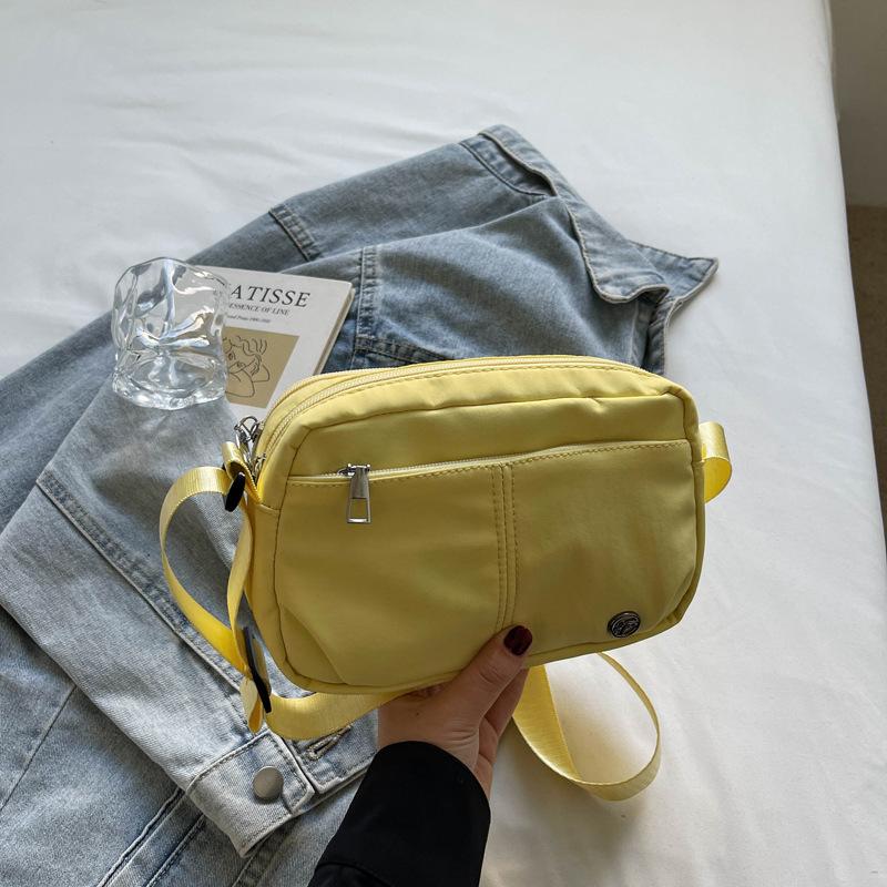Simple Nyl Crossbody Bags for Women Fashi Korean Style Lightweight Shoulder Bag Trendy Casual and Versatile Commuting Bag
Simple Nyl Crossbody Bags for Women Fashi Korean Style Lightweight Shoulder Bag Trendy Casual and Versatile Commuting Bag