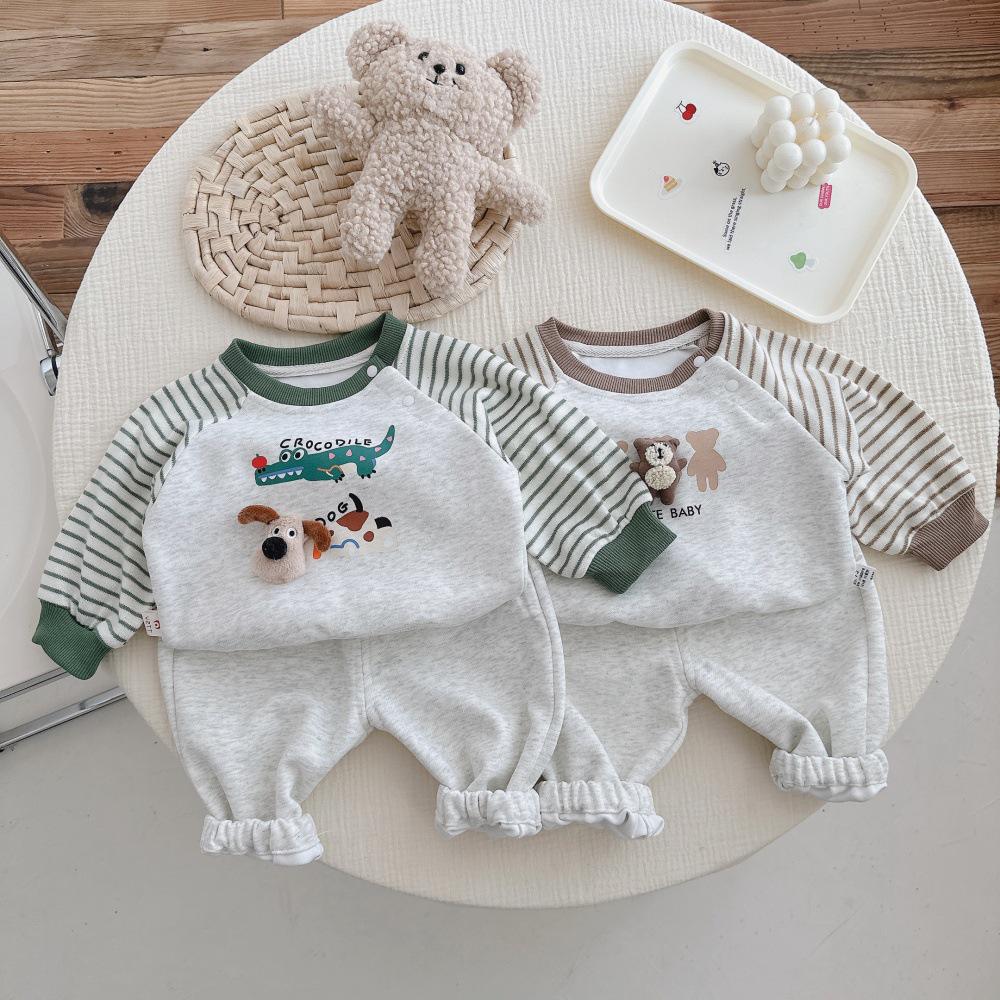 Children s Spring 2025 Two-Piece Set: Baby Sweatshirt & Sweatpants for Boys and Girls 90 cm зелений
Children s Spring 2025 Two-Piece Set: Baby Sweatshirt & Sweatpants for Boys and Girls 90 cm зелений