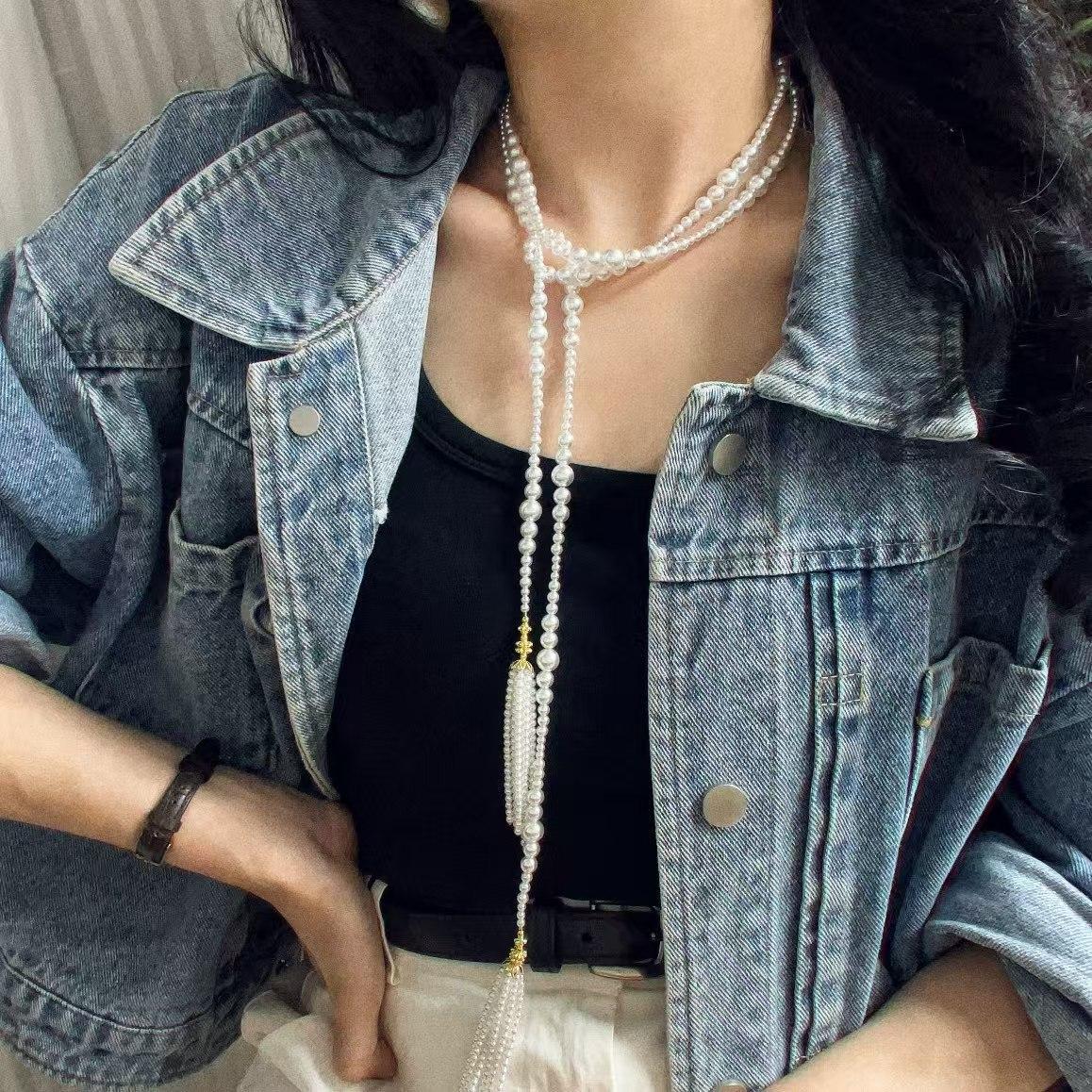 Vintage Niche Design Sense Strong Light Cold White Artificial Crystal Fringed Pearl Sweater Chain Necklace
Vintage Niche Design Sense Strong Light Cold White Artificial Crystal Fringed Pearl Sweater Chain Necklace