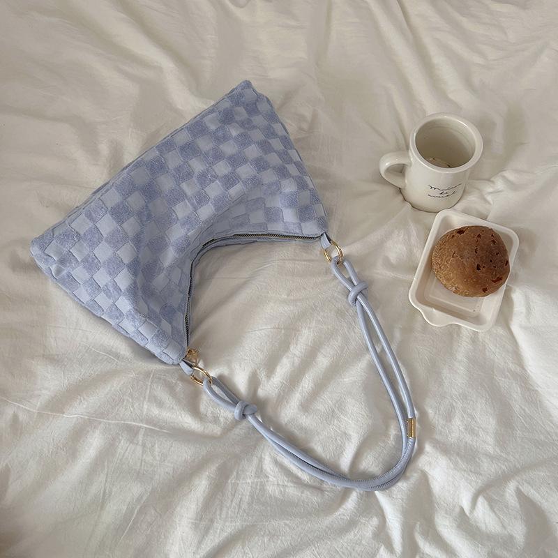 Embroidered Canvas Bag Bag Women S Spring Tide Fashion Underarm Bag Versatile Large Capacity Shoulder Handbag синій
Embroidered Canvas Bag Bag Women S Spring Tide Fashion Underarm Bag Versatile Large Capacity Shoulder Handbag синій