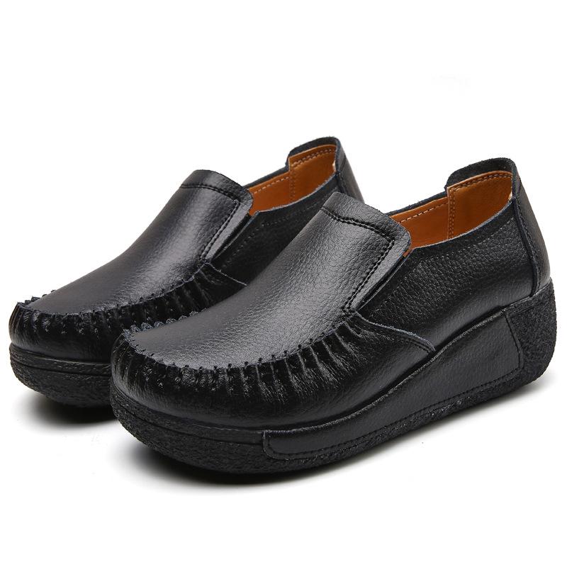Women s Mid-Heel Cowhide Moccasin Wedges with Thick Sole 42
Women s Mid-Heel Cowhide Moccasin Wedges with Thick Sole 42