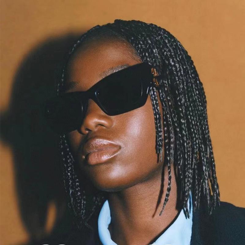 Солнцезащитные очки для мужчин и женщин, летний стиль, анти-ультрафиолетовые ретро квадратные пластинчатые брендовые очки в полной оправе, случайная коробка 
Солнцезащитные очки для мужчин и женщин, летний стиль, анти-ультрафиолетовые ретро квадратные пластинчатые брендовые очки в полной оправе, случайная коробка