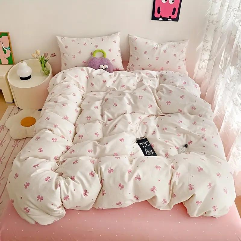 3pcs Pink Bow Duvet Cover Set with 2 Pillowcases, Cozy and Breathable Quilt Cover Suitable for All Seasons 135x200cm 3pcs&set
3pcs Pink Bow Duvet Cover Set with 2 Pillowcases, Cozy and Breathable Quilt Cover Suitable for All Seasons 135x200cm 3pcs&set