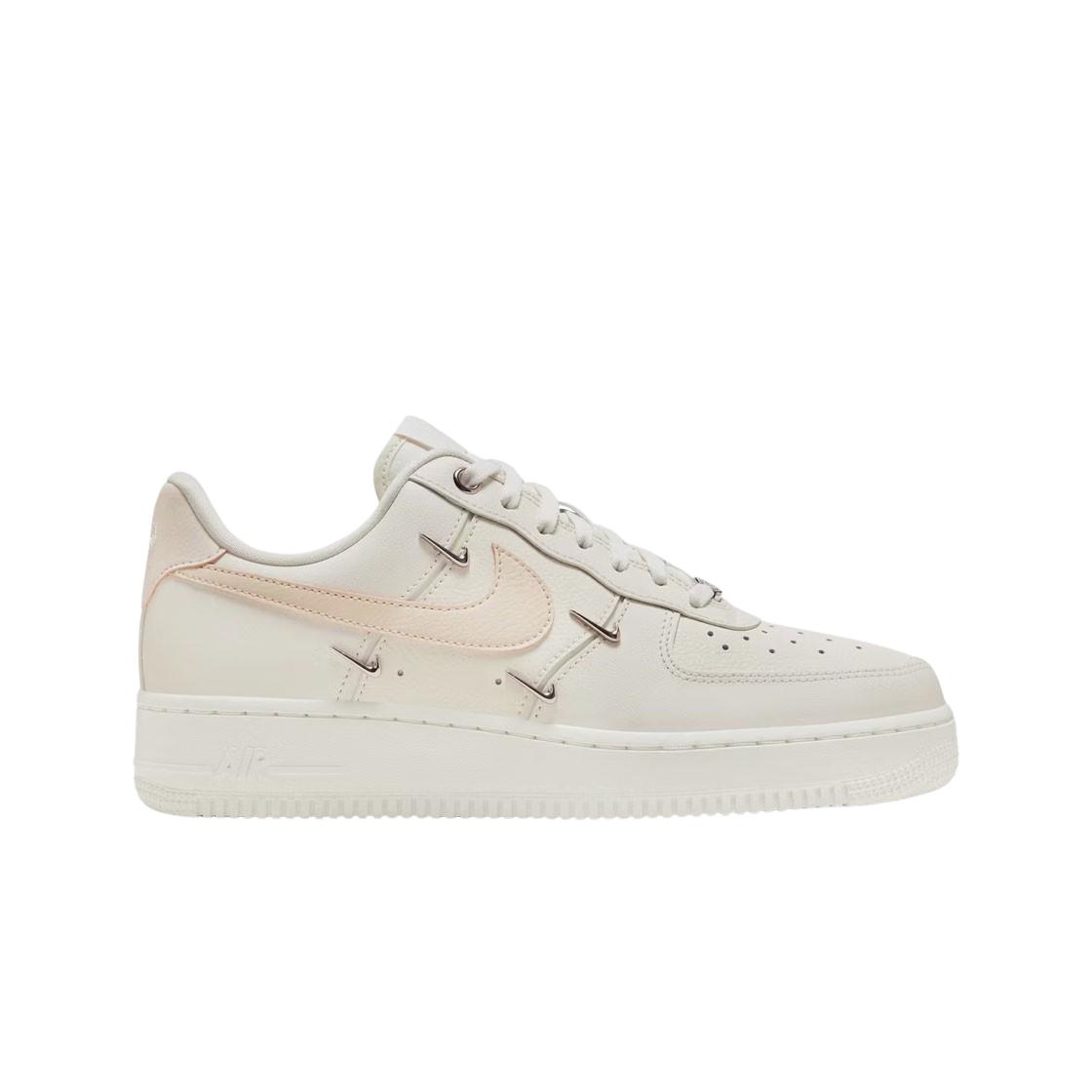 (w) Nike Air Force 1 Low 07 Lx Sail Guava Ice 270
(w) Nike Air Force 1 Low 07 Lx Sail Guava Ice 270