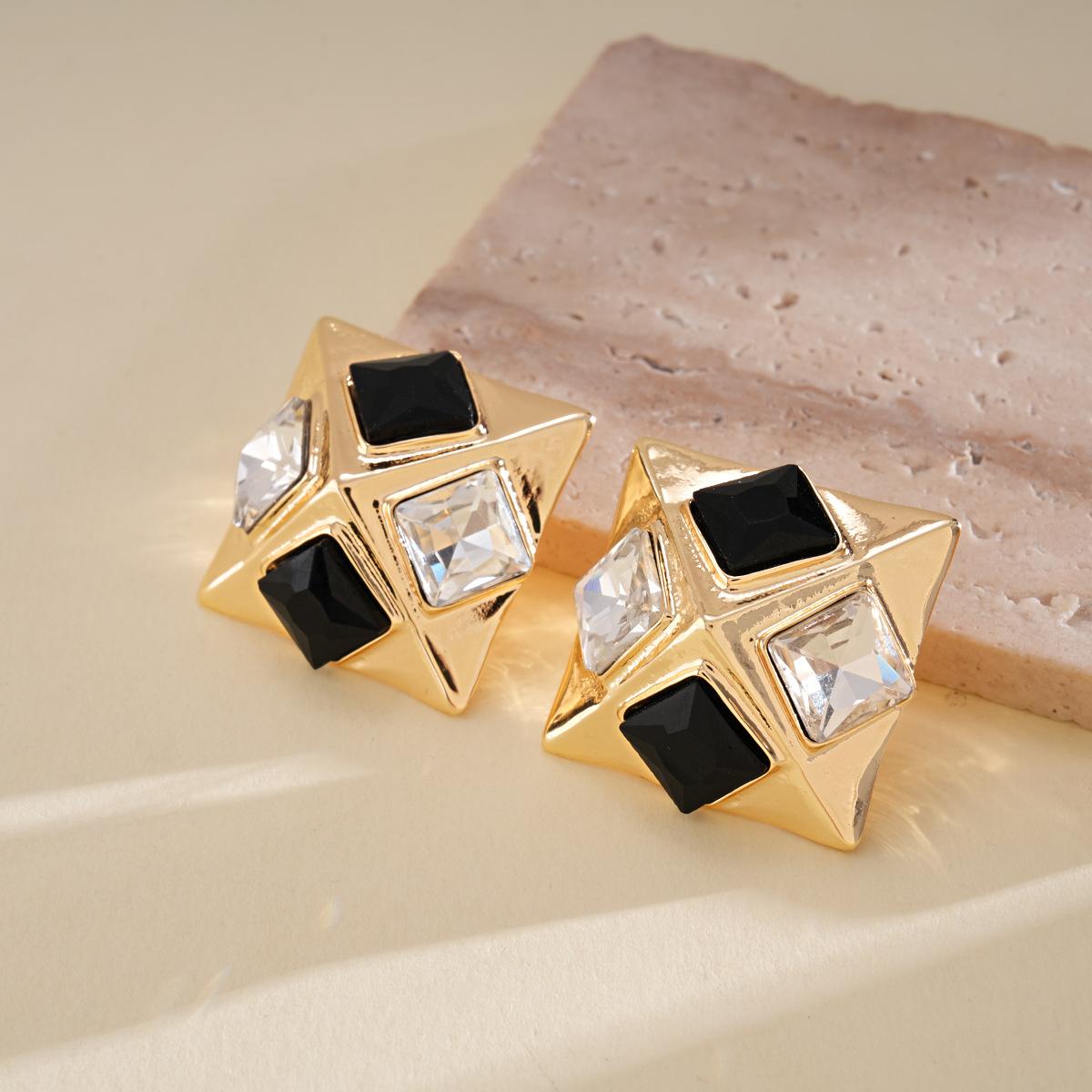 DIGADAGU Alloy Rhinestone Square Stud Earrings New Exaggerated Luxury Earrings Women Daily Zircon Accessories чёрный
DIGADAGU Alloy Rhinestone Square Stud Earrings New Exaggerated Luxury Earrings Women Daily Zircon Accessories чёрный