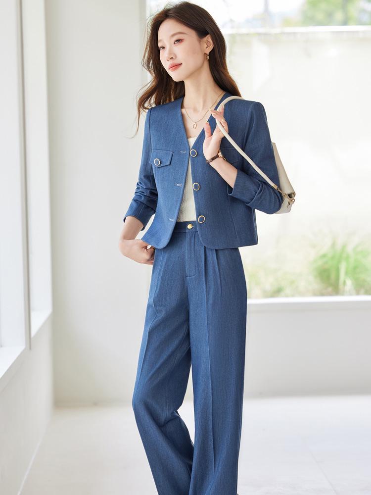 Chic Women s Short Suit Jacket & Wide-Leg Pants Autumn 2025 Two-Piece Set Large
Chic Women s Short Suit Jacket & Wide-Leg Pants Autumn 2025 Two-Piece Set Large