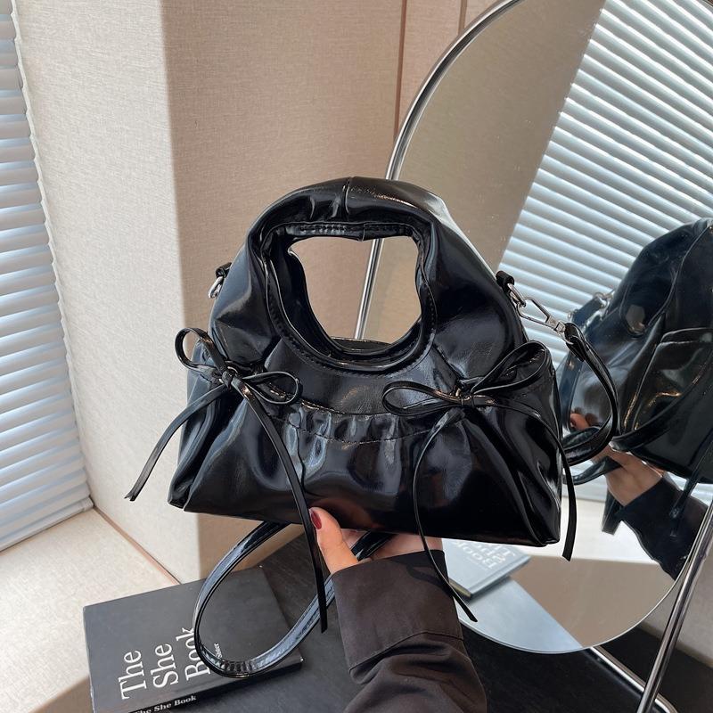 Small bag women s new summer versatile messenger bag fashionable portable small bag чорний
Small bag women s new summer versatile messenger bag fashionable portable small bag чорний