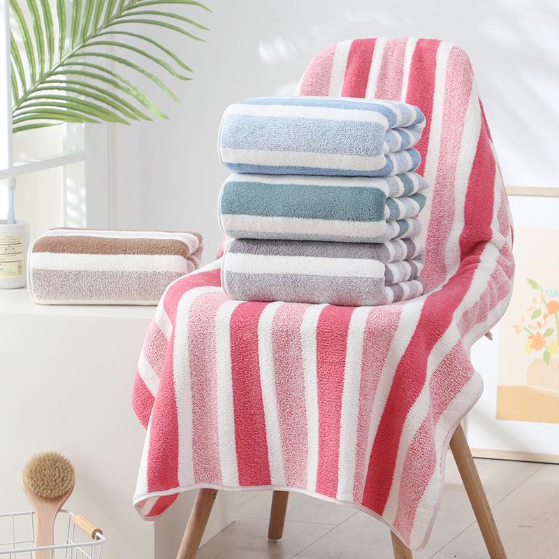 Coral Fleece Bath Towel Large Wide Strip Bath Towel Thickened Absorbent Striped Towel Adult Household Beach Towel 140*70CM світло-сірого кольору
Coral Fleece Bath Towel Large Wide Strip Bath Towel Thickened Absorbent Striped Towel Adult Household Beach Towel 140*70CM світло-сірого кольору