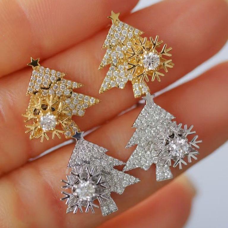 Elegant Snowflake Christmas Tree Earrings: Rotatable S925 Sterling Silver with Gold-Plated Finish Sterling Silver
Elegant Snowflake Christmas Tree Earrings: Rotatable S925 Sterling Silver with Gold-Plated Finish Sterling Silver