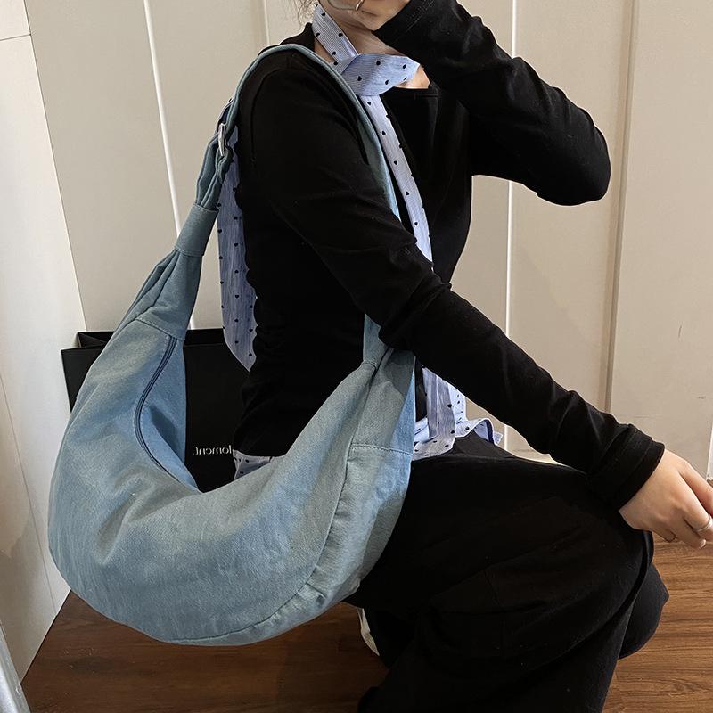 Canvas women s messenger bag 2025 new trendy fashion literary and versatile denim shoulder bag dumpling bag
Canvas women s messenger bag 2025 new trendy fashion literary and versatile denim shoulder bag dumpling bag