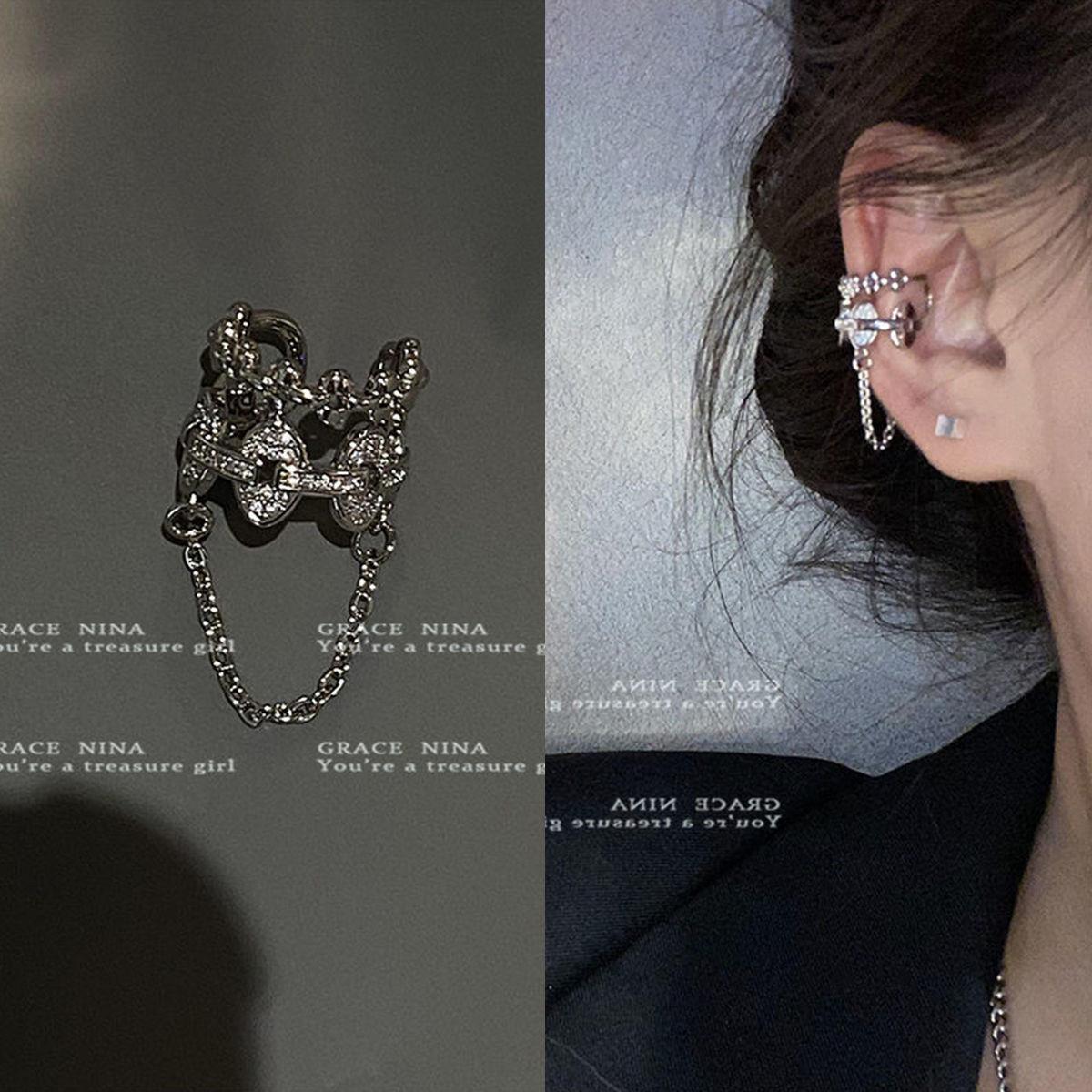 Cold wind chain, fringed ear clips, women s earless earrings, high-end niche earrings, new trendy ear bone clips.
Cold wind chain, fringed ear clips, women s earless earrings, high-end niche earrings, new trendy ear bone clips.