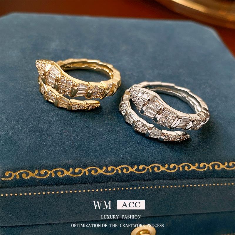 Кольцо со змеей из циркона с европейским и американским холодным дизайном и индивидуальным дизайном: Кольцо на указательном пальце
Кольцо со змеей из циркона с европейским и американским холодным дизайном и индивидуальным дизайном: Кольцо на указательном пальце