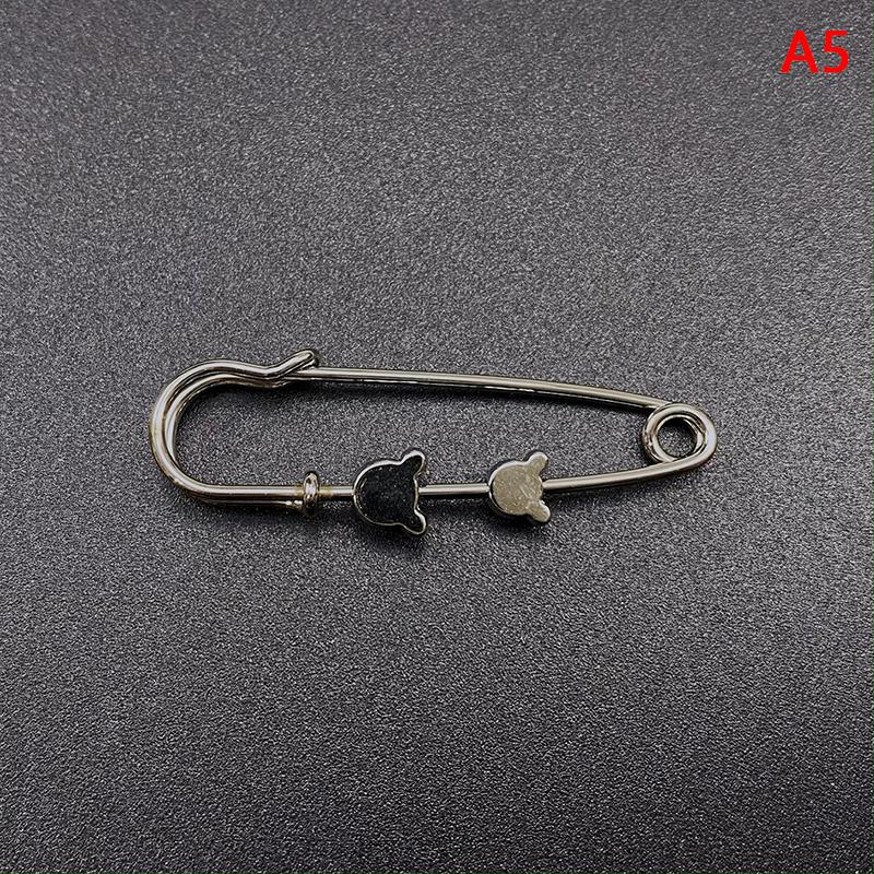 Броши из сплава, фиксированный костюм, противолегкие простые джинсы, брошь на талии, булавка
Броши из сплава, фиксированный костюм, противолегкие простые джинсы, брошь на талии, булавка