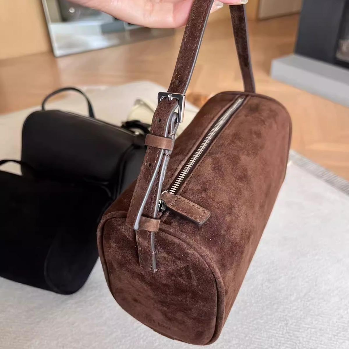 Pencil Bag Genuine Leather Pencil Bag Niche Design High-End Cylindrical Bag Underarm Fashion Handbag коричневий
Pencil Bag Genuine Leather Pencil Bag Niche Design High-End Cylindrical Bag Underarm Fashion Handbag коричневий