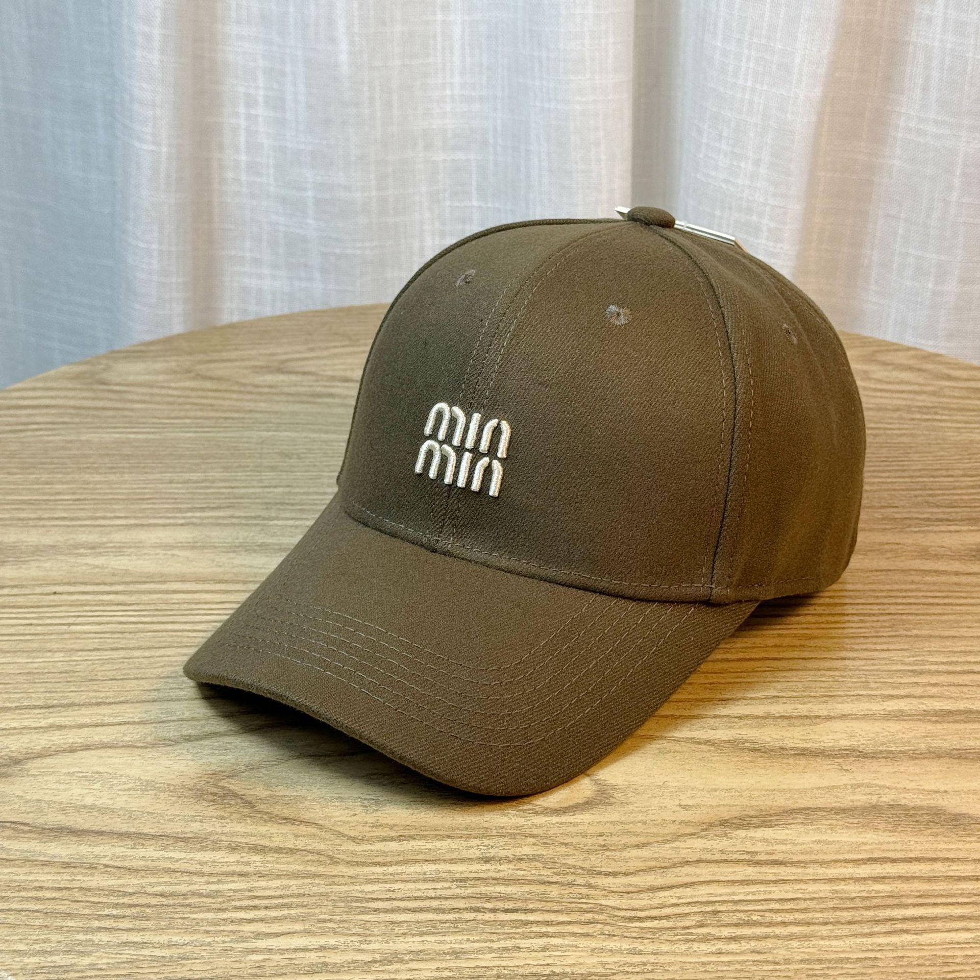 Autumn and Winter Baseball Cap Korean Version Embroidered Fashionable Casual Hard Top Versatile Face Showing Small Trendy Brand Peaked Cap for Women adjustable
Autumn and Winter Baseball Cap Korean Version Embroidered Fashionable Casual Hard Top Versatile Face Showing Small Trendy Brand Peaked Cap for Women adjustable