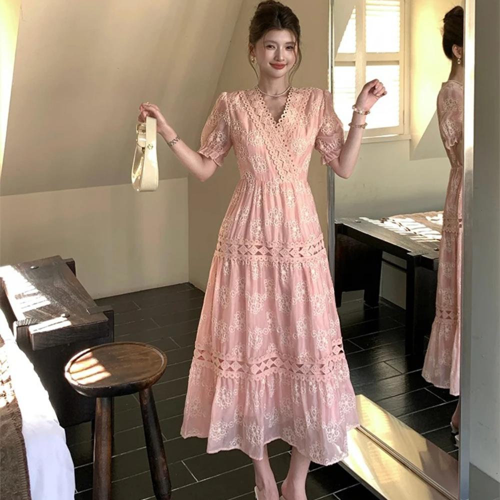New Summer Fashionable Floral Embroidered Patchwork V-Neck Short-Sleeve Fitted Slimming Midi Dress Women s Holiday Vestidos XXL рожевий
New Summer Fashionable Floral Embroidered Patchwork V-Neck Short-Sleeve Fitted Slimming Midi Dress Women s Holiday Vestidos XXL рожевий