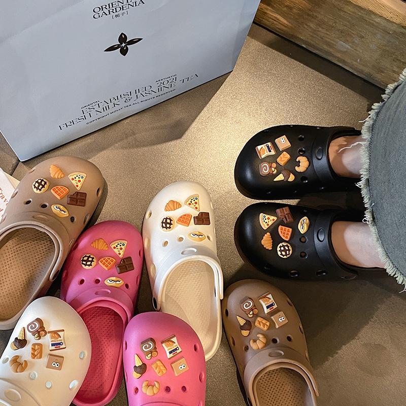 Baotou beach shoes wear couple hole shoes female summer nurse seaside sandals non-slip flat slippers Shoe size 44-45 Suggested 43-44 feet
Baotou beach shoes wear couple hole shoes female summer nurse seaside sandals non-slip flat slippers Shoe size 44-45 Suggested 43-44 feet