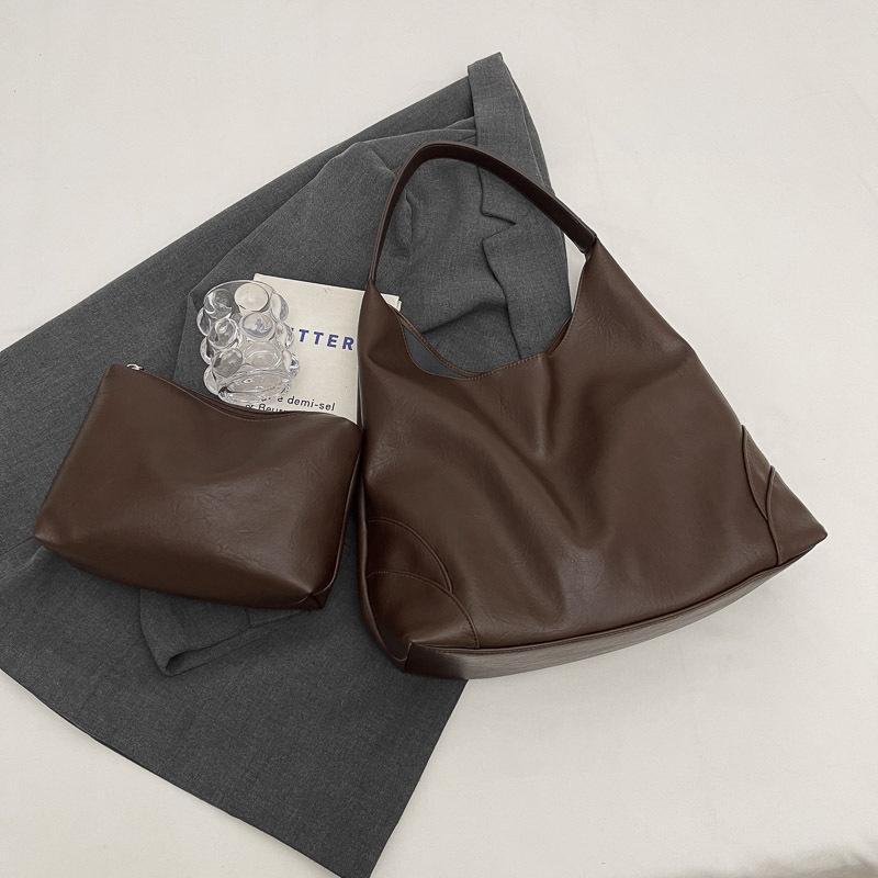 Большая вместительная сумка-тоут для женщин, модная, простая, повседневная сумка через плечо, высокого класса темно-коричневого
Большая вместительная сумка-тоут для женщин, модная, простая, повседневная сумка через плечо, высокого класса темно-коричневого