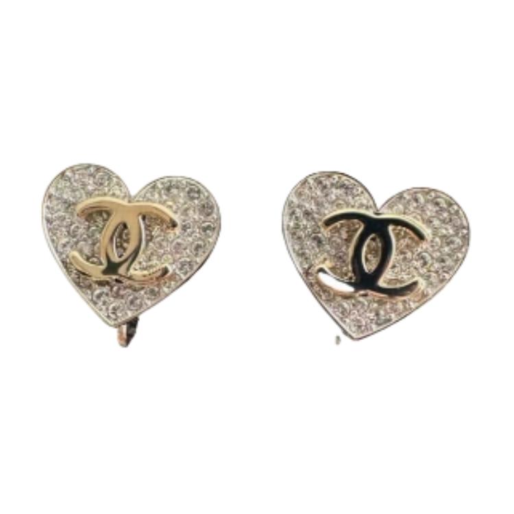 Chanel Double C Heart Logo Ear Clips Unisex Accessories Gold ABH332B23473U7518 Box+Shopping Bag
Chanel Double C Heart Logo Ear Clips Unisex Accessories Gold ABH332B23473U7518 Box+Shopping Bag