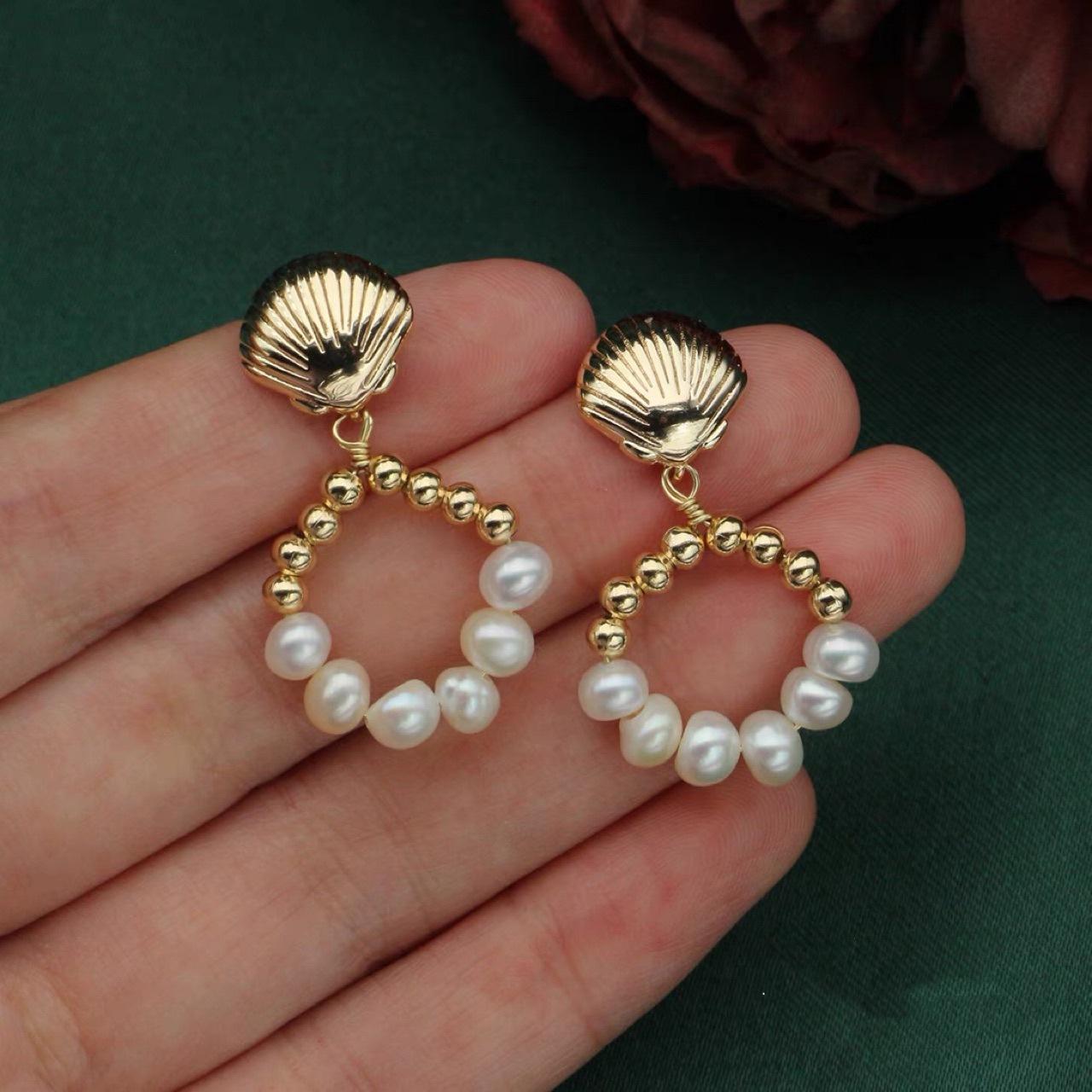 Lifetime, French freshwater pearl earrings, light luxury, high sense, cold wind studs, niche, unique new fashion Silver needle
Lifetime, French freshwater pearl earrings, light luxury, high sense, cold wind studs, niche, unique new fashion Silver needle