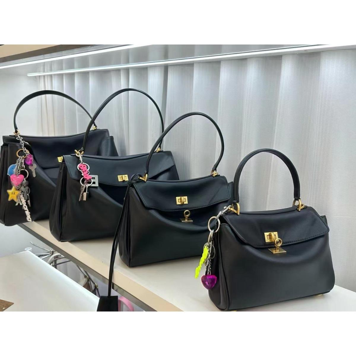Paris Home Explosive Slack Rodeo Bag Large Capacity Tote Bag Premium Super Soft Cowhide Tote Bag mini:23*10*8cm
Paris Home Explosive Slack Rodeo Bag Large Capacity Tote Bag Premium Super Soft Cowhide Tote Bag mini:23*10*8cm