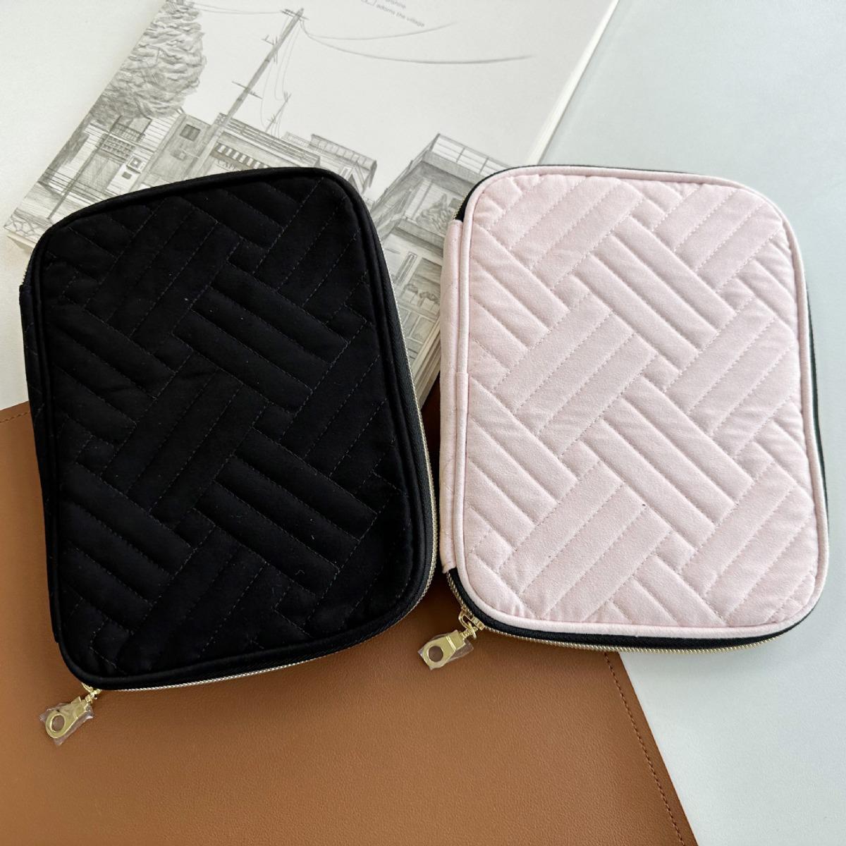 Apple Watch Strap & Face Data Cable Velvet Storage Bag чёрный
Apple Watch Strap & Face Data Cable Velvet Storage Bag чёрный