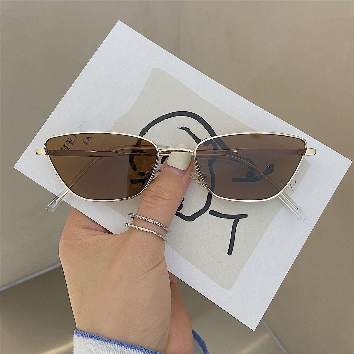 Women Cat Eye Sunglasses Luxury Brand Metal Frame Brown Sun Glasses Trendy UV400 Eyewear Shades Vintage
Women Cat Eye Sunglasses Luxury Brand Metal Frame Brown Sun Glasses Trendy UV400 Eyewear Shades Vintage