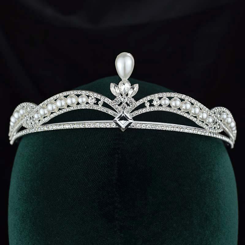 Trendy Princess Tiara Birthday Crown Pearl Hair Accessory for Bridal Makeup Performance
Trendy Princess Tiara Birthday Crown Pearl Hair Accessory for Bridal Makeup Performance