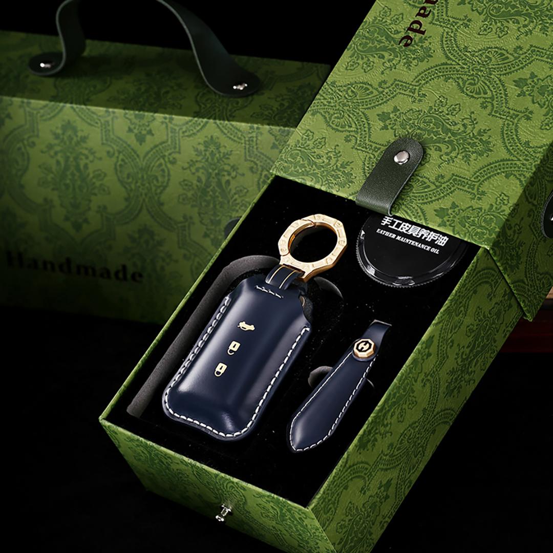 Suitable for Mitsubishi Orand Jinxuan Pajero Jinchang Yige Handmade Cowhide High-End Car Key Cover keychain car key case чорний
Suitable for Mitsubishi Orand Jinxuan Pajero Jinchang Yige Handmade Cowhide High-End Car Key Cover keychain car key case чорний