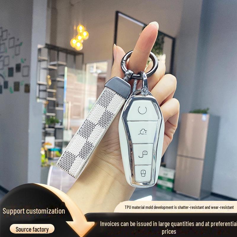 Electroplated Gold TPU Car Key Cover for BYD Qin, Song Plus, Tang DM, Dolphin, and New Energy Pro Models single shell, silver edge чёрный
Electroplated Gold TPU Car Key Cover for BYD Qin, Song Plus, Tang DM, Dolphin, and New Energy Pro Models single shell, silver edge чёрный