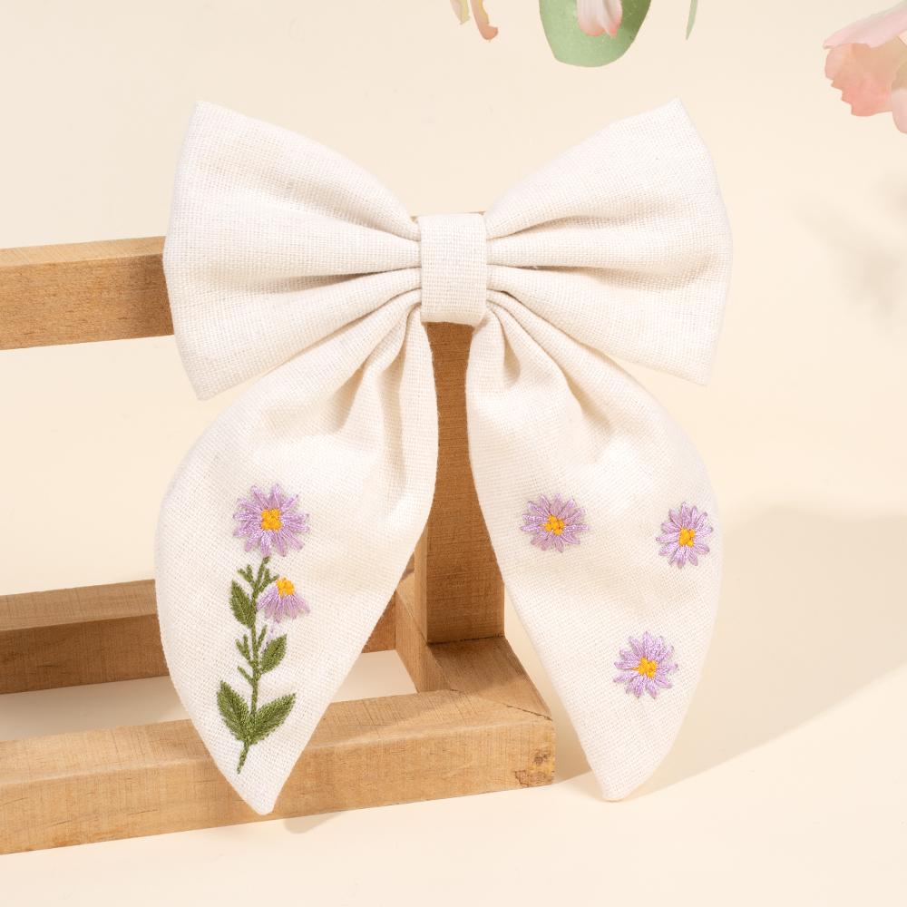 Премиальная заколка-бант для волос с цветочной вышивкой, популярная элегантная заколка ручной работы для девочек, женщин, детей, повседневные аксессуары для головного убора
Премиальная заколка-бант для волос с цветочной вышивкой, популярная элегантная заколка ручной работы для девочек, женщин, детей, повседневные аксессуары для головного убора