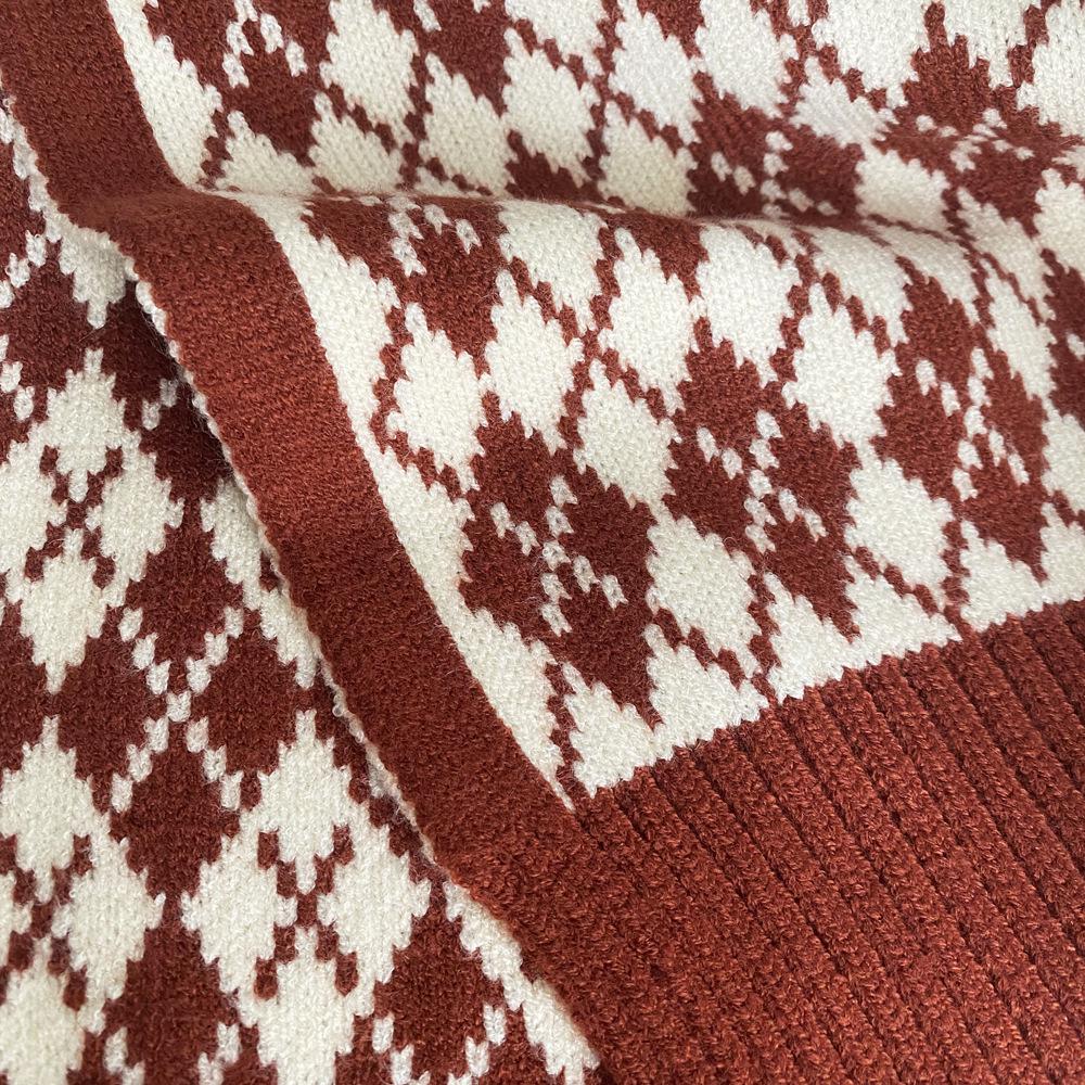 Women s Korean-Style Double-Sided Winter Scarf: Diamond Plaid, Thick, Warm, Versatile Neck Warmer with Christmas Flair 160cm-W022
Women s Korean-Style Double-Sided Winter Scarf: Diamond Plaid, Thick, Warm, Versatile Neck Warmer with Christmas Flair 160cm-W022