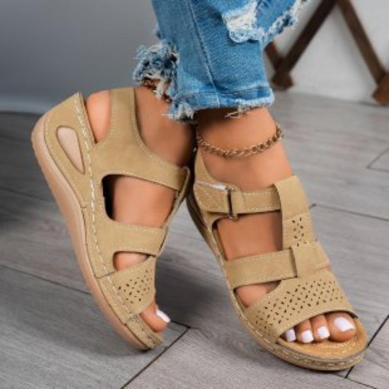 New high-heeled sandals women s summer thick heel comfortable one-pedal fish mouth women wear cool slippers large size 43 коричневый
New high-heeled sandals women s summer thick heel comfortable one-pedal fish mouth women wear cool slippers large size 43 коричневый