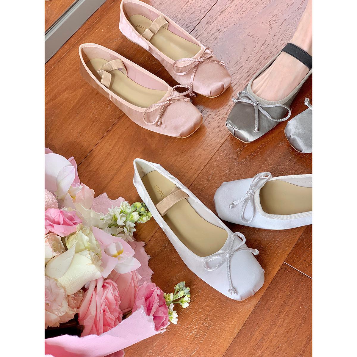 Sheepskin version of ballet Mary Jane shoes pig nose bow square round head elastic word with shallow mouth single shoes 35 розовый
Sheepskin version of ballet Mary Jane shoes pig nose bow square round head elastic word with shallow mouth single shoes 35 розовый