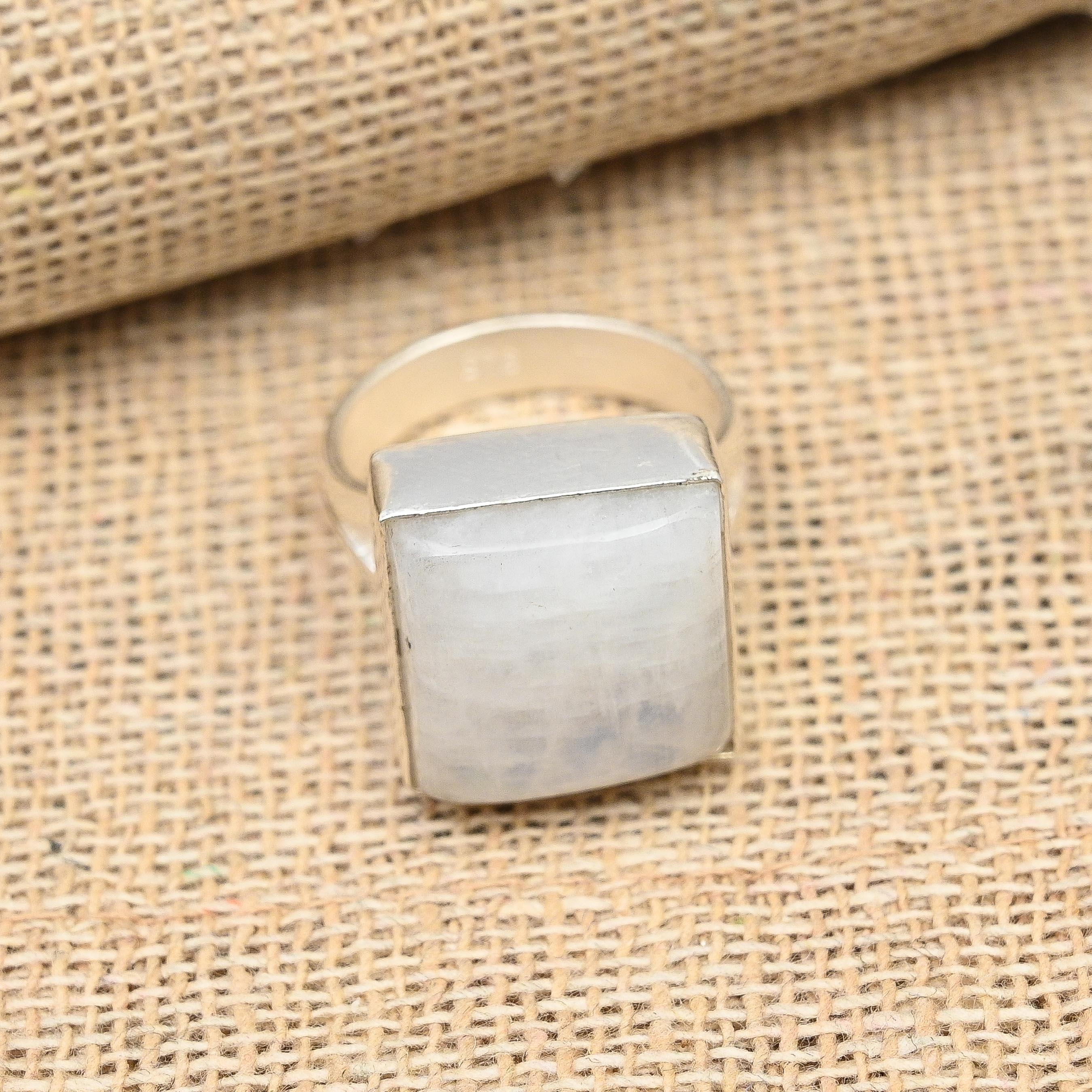 Радужный лунный камень, драгоценный камень, кольцо ручной работы из стерлингового серебра 925 пробы для женщин 12 белый
Радужный лунный камень, драгоценный камень, кольцо ручной работы из стерлингового серебра 925 пробы для женщин 12 белый