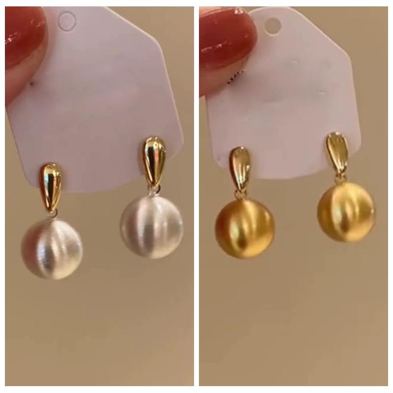 XIYANIKE Gold Silver Colour Contrasting Metal Brushed Ball Pendant Stud Earrings For Women Fashion New Jewelry Gift Party Rock
XIYANIKE Gold Silver Colour Contrasting Metal Brushed Ball Pendant Stud Earrings For Women Fashion New Jewelry Gift Party Rock
