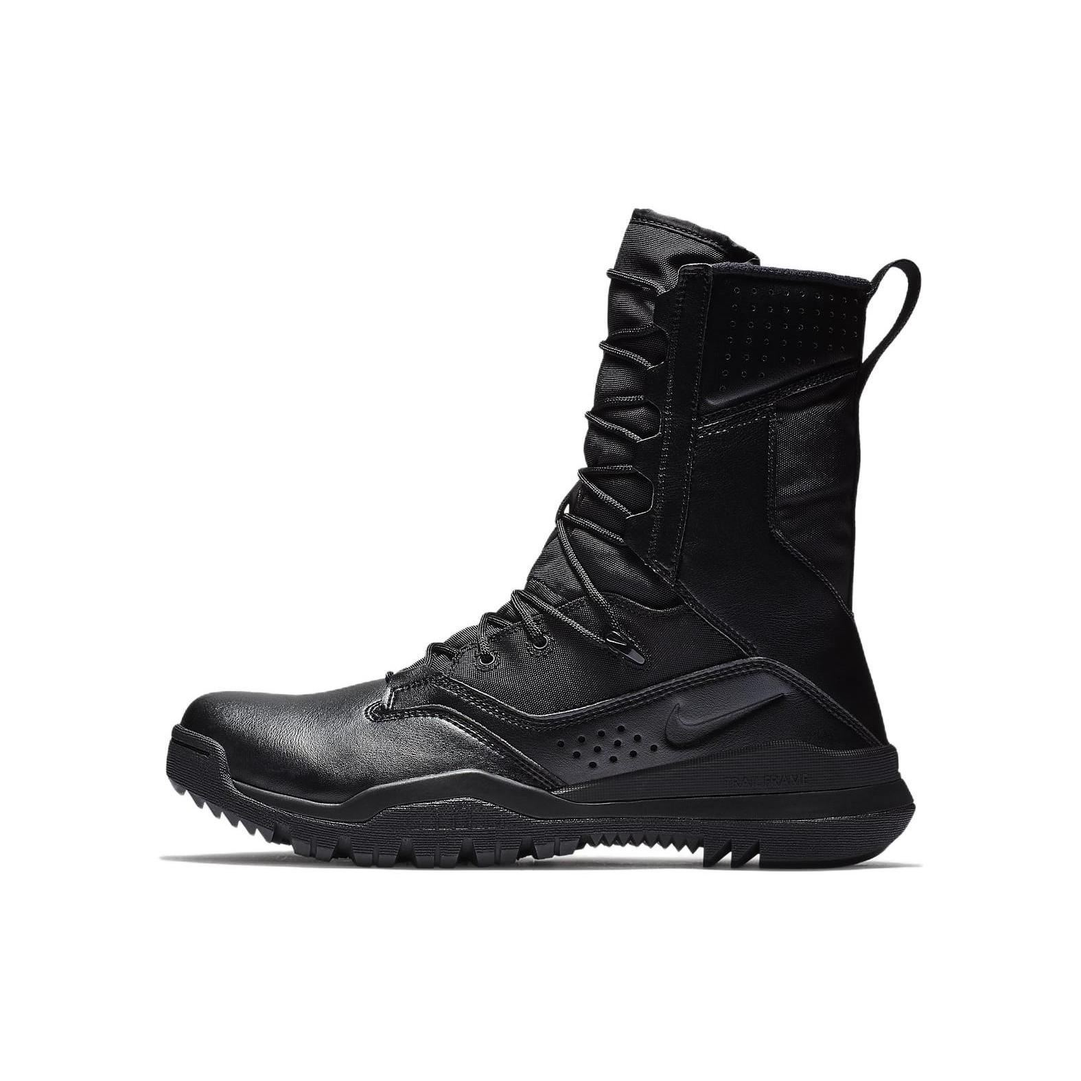 Спеціальні польові черевики Nike 8 дюймів Чорні AO7507-001 42.5
Спеціальні польові черевики Nike 8 дюймів Чорні AO7507-001 42.5