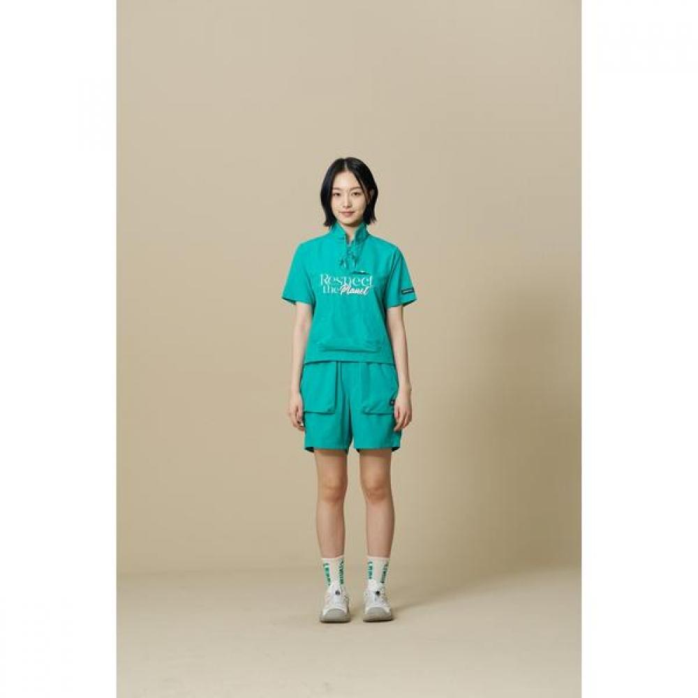 Bbc Earth Short Sleeve Anorak With Planet Embroidery Green Albert 105
Bbc Earth Short Sleeve Anorak With Planet Embroidery Green Albert 105